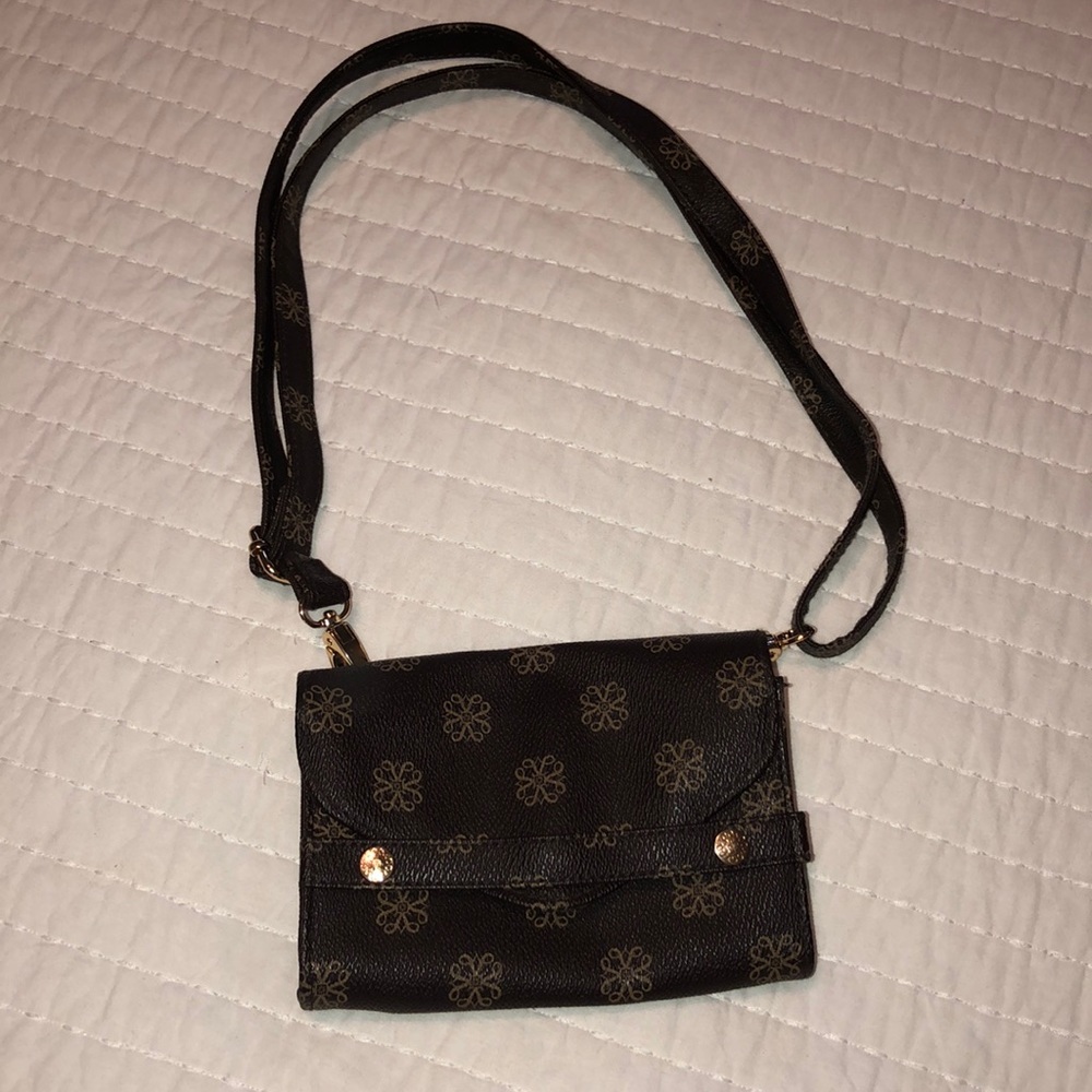 Small brown Avon purse